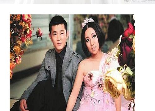 32岁丫蛋与王金龙离婚后今被赵本山爱徒小鹏飞求婚场面壮观