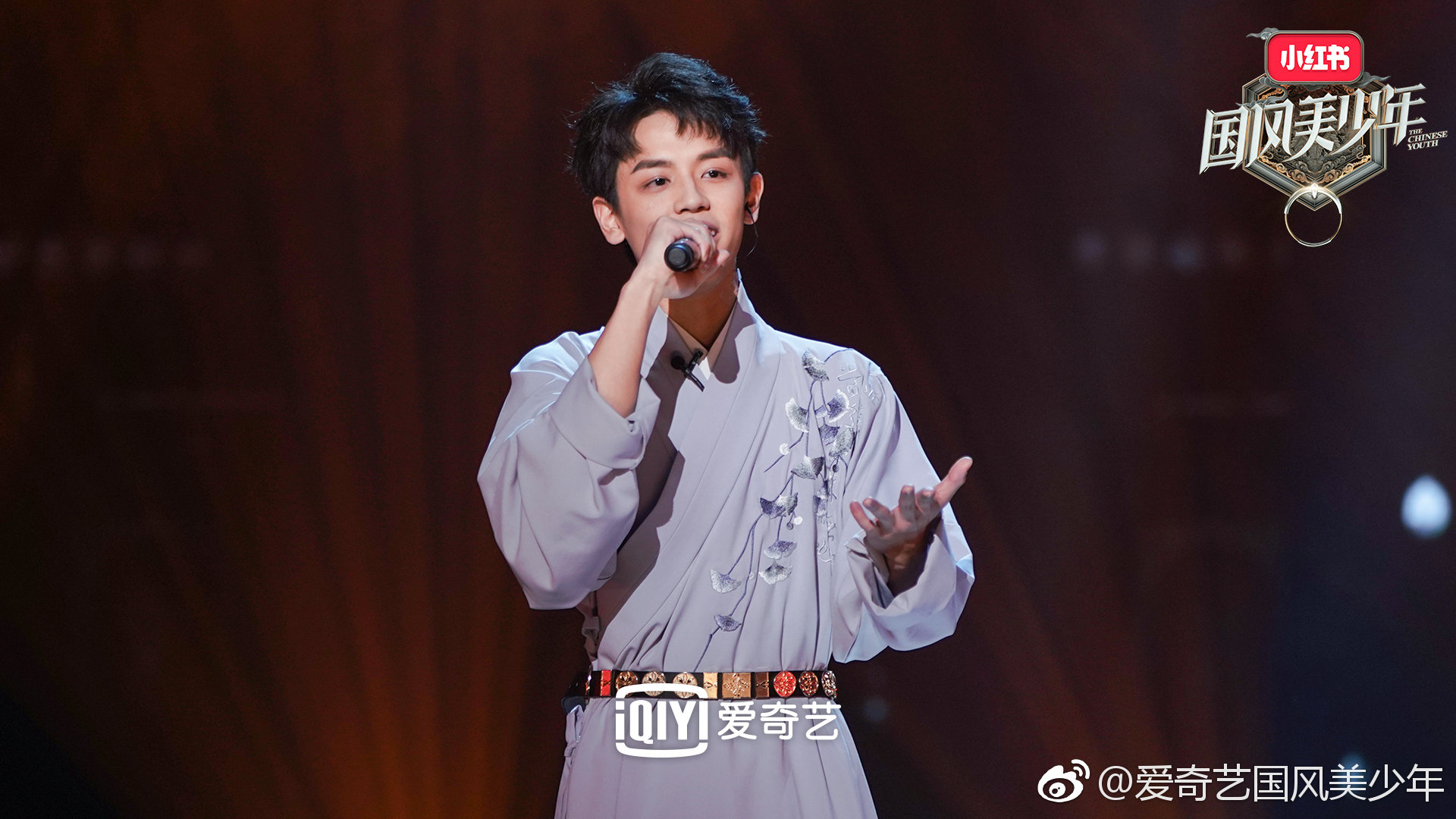 彻底放飞自我的陈梓铭ya与展现自己民族原生态歌曲的杨肸子xizi