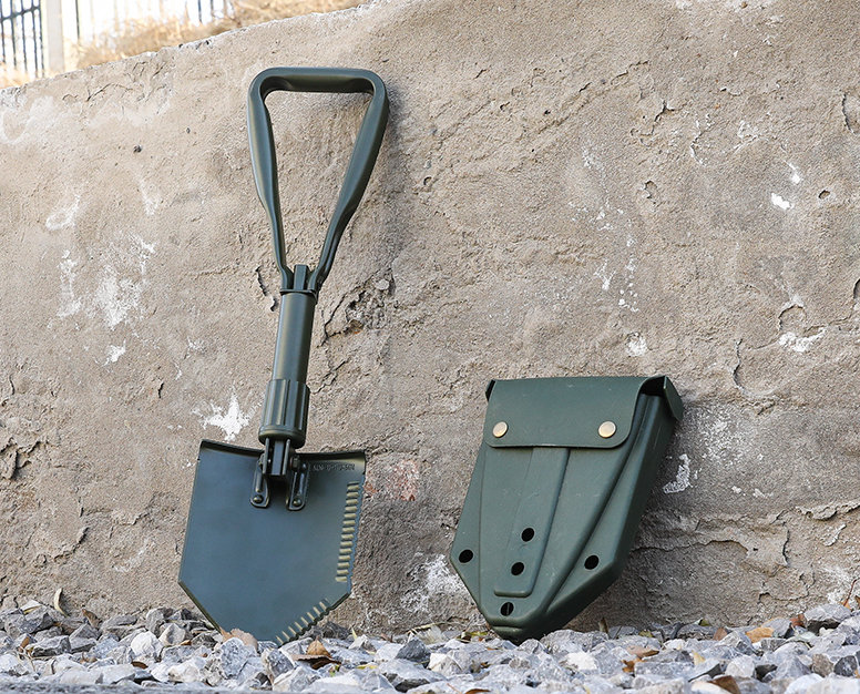 工兵铲"(military shovel)又名工兵锹.军锹