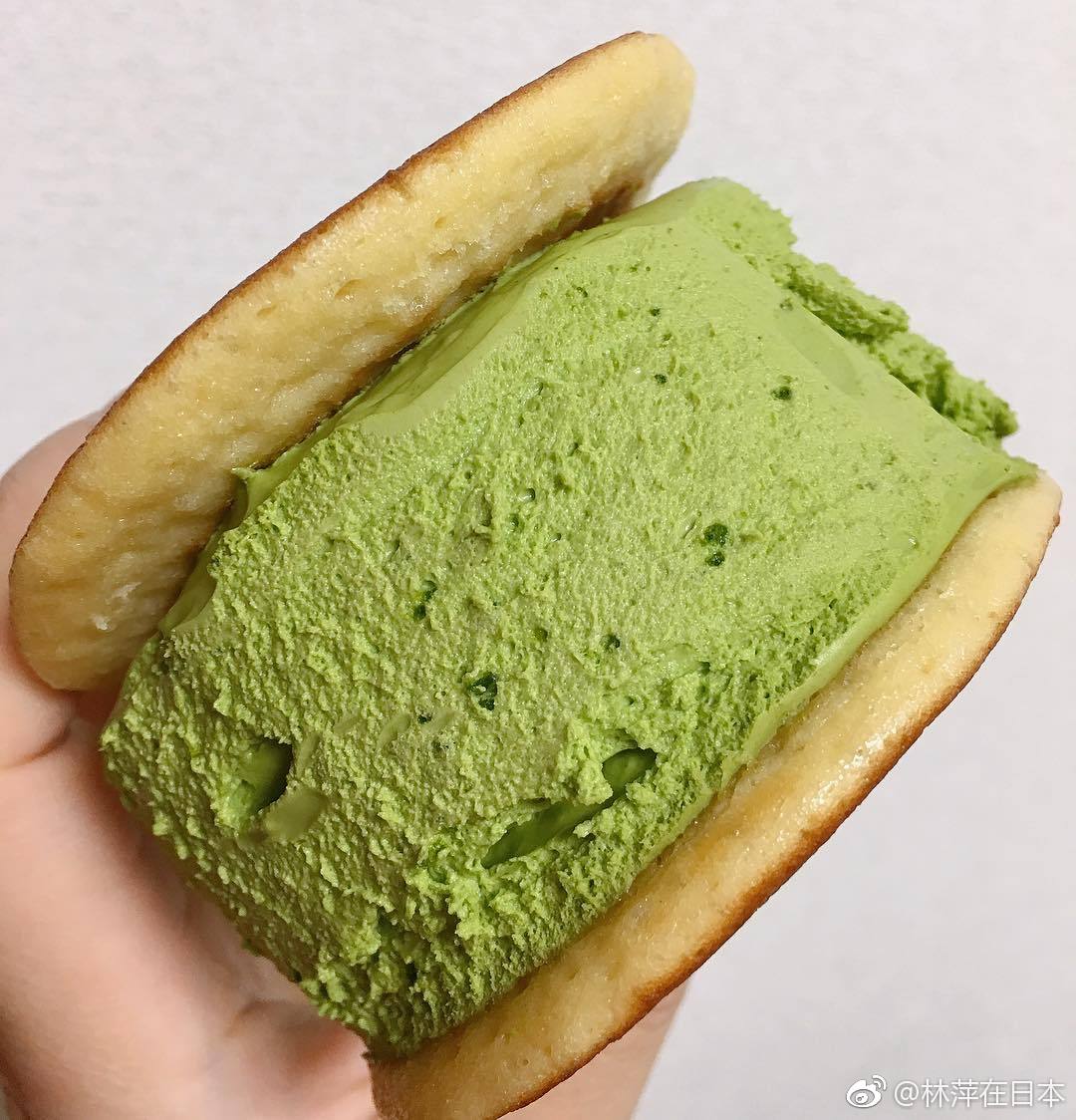 日本711最近开始出售一款期间限定的宇治抹茶铜锣烧