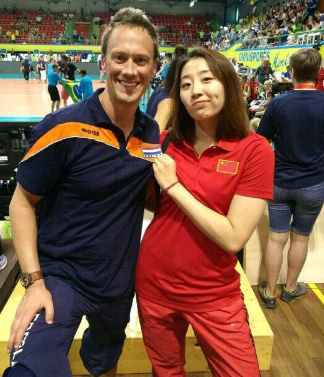 这一次,马蕴雯与雷特-拉尔森也延续了这样的"喜事",作为中国女排教练