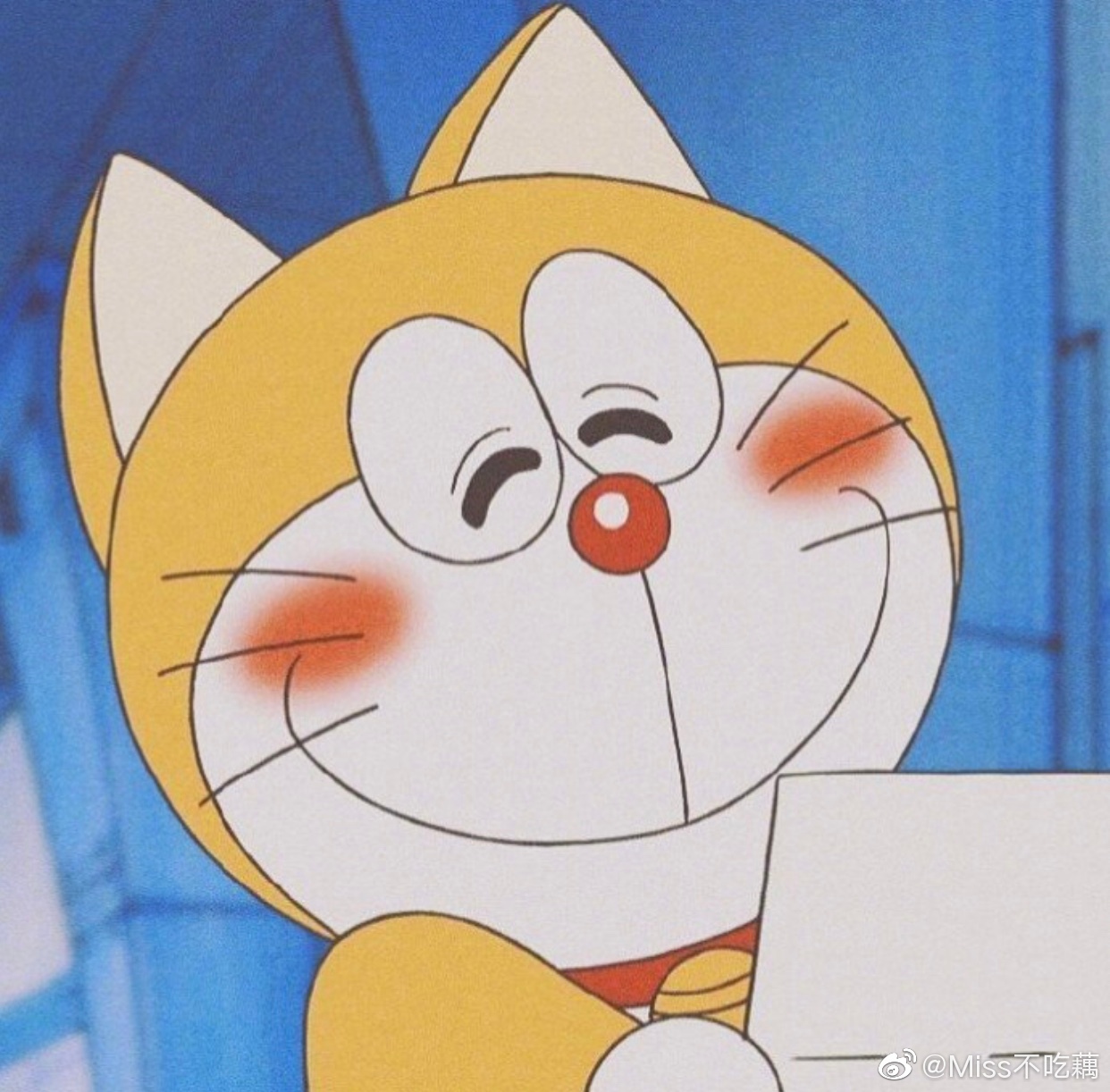 有耳朵黄色机器猫也太可人啦据说哆啦a梦最初的颜色就是黄色