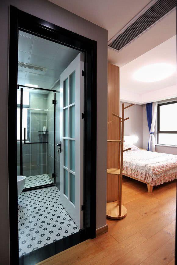 土豪哥两套房打通,220平大平层装修,全透浴室很多人接受不了