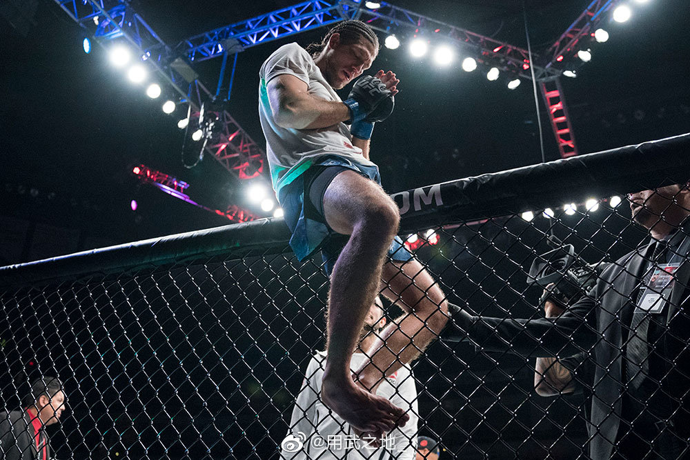 奥特佳十字韧带在训练中受伤,退出ufc釜山站对阵阵郑赞盛的比赛_高清