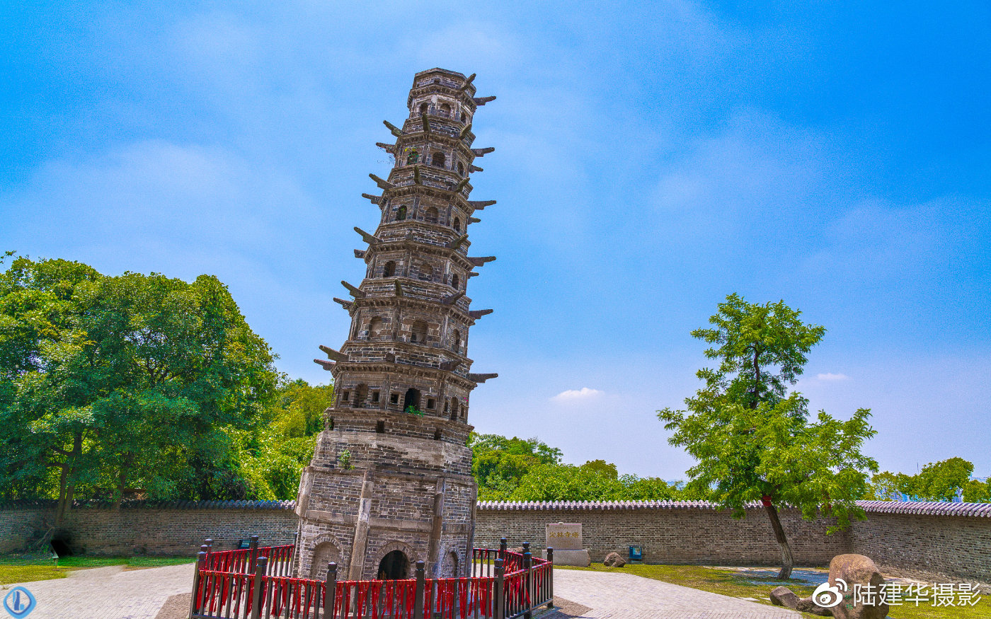 南京江宁方山定林寺塔全世界倾斜度最大的斜塔