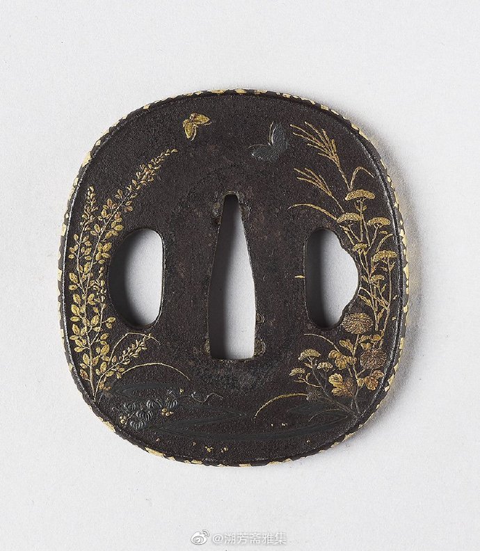 刀锷日本武士刀上的精美装饰