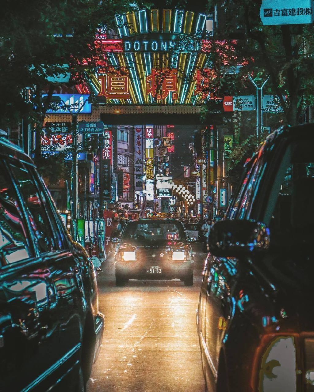 夜色中的赛博朋克霓虹街道日本摄影师omikim