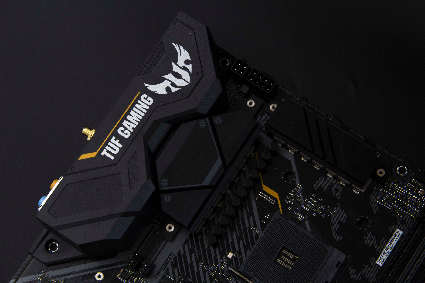 华硕tuf gaming x570-plus(wi-fi)主板开箱体验