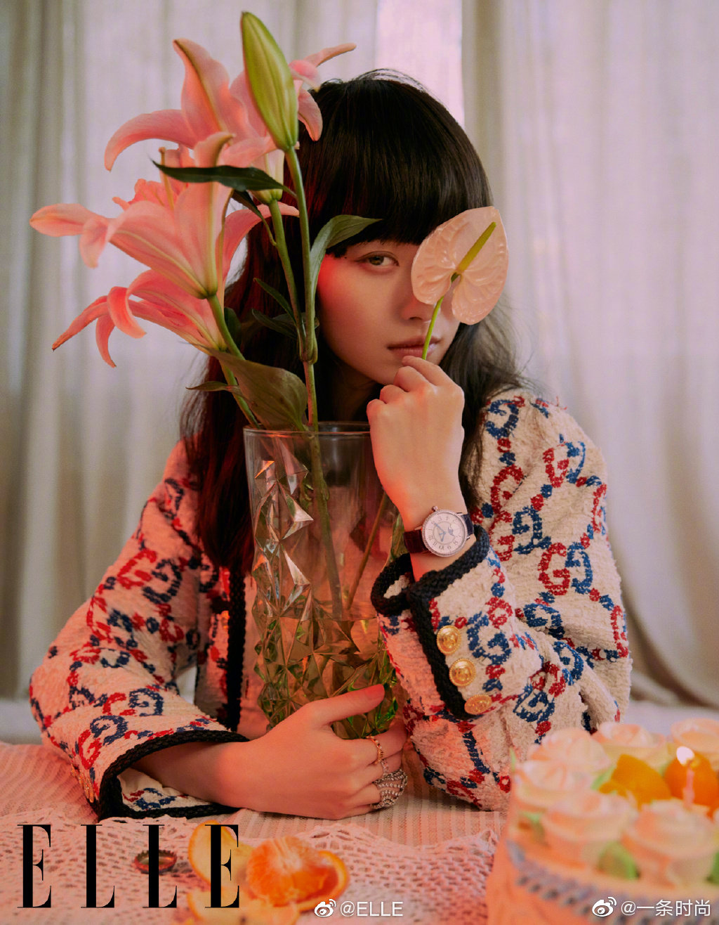 《elle》6月刊封面,由"gucci女孩"倪妮出镜演绎