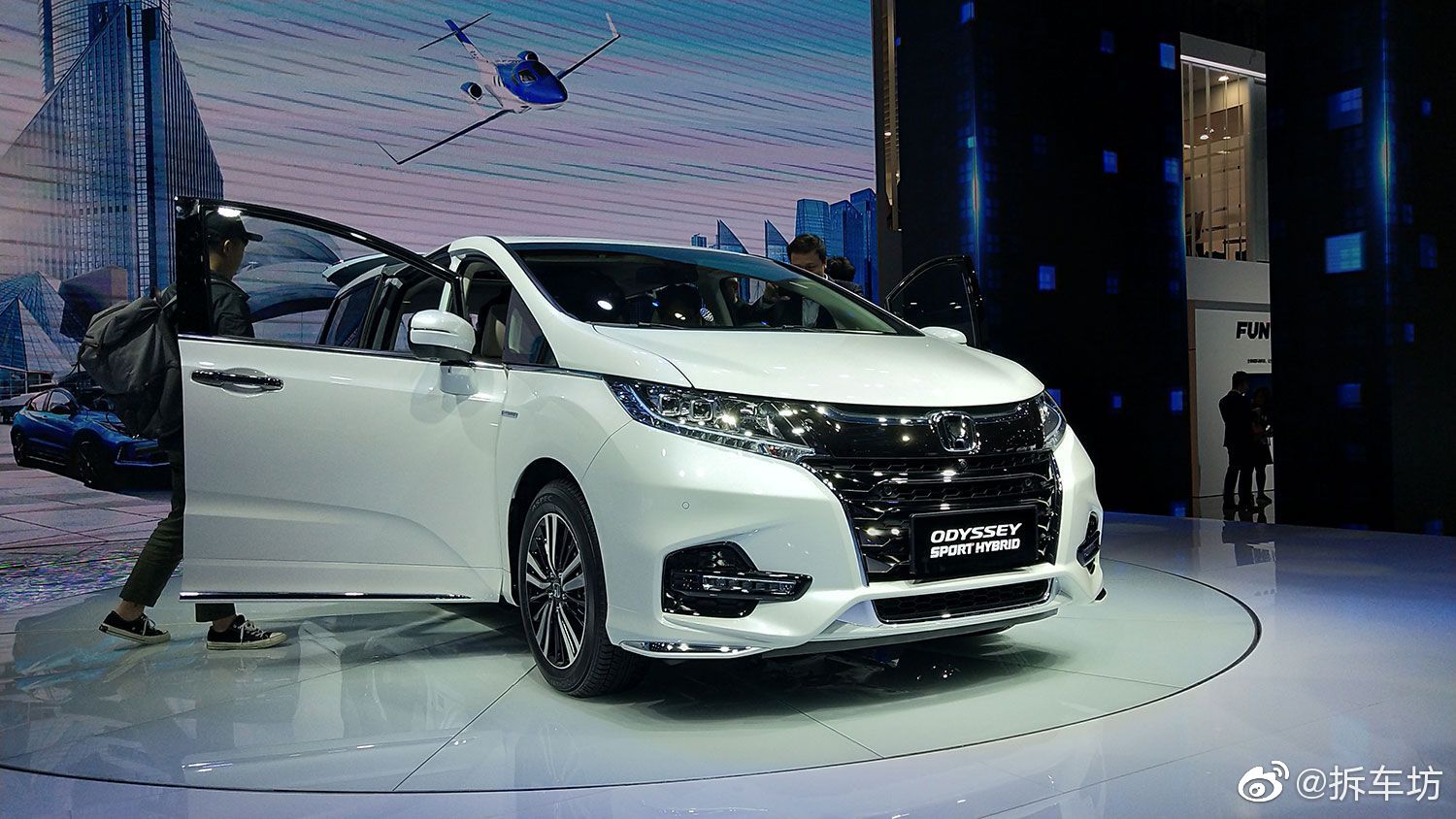 在今日开幕的上海车展中广汽本田奥德赛锐混动亮相