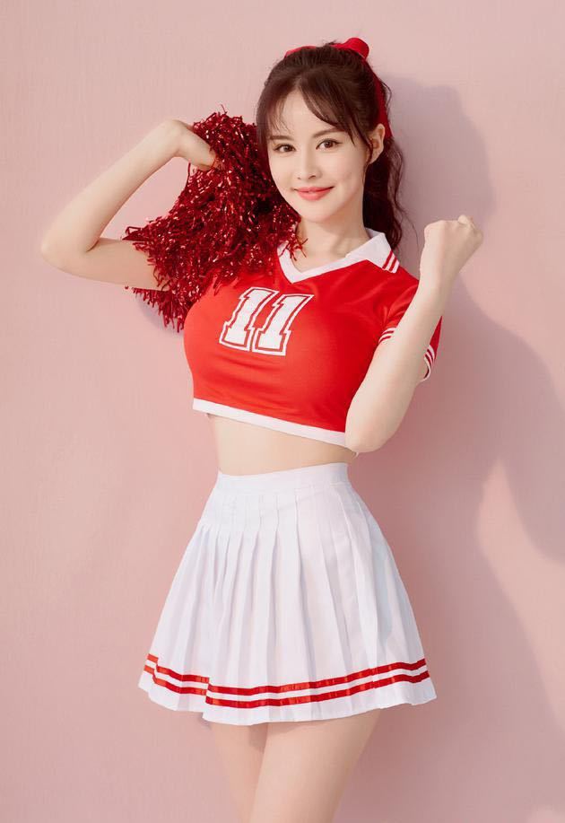 云千千毕业于中戏,她在王晶出品和监制由陈乔恩和甄