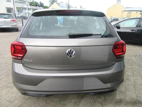 2019款大众polo再次亮相 水泥灰色车身非常帅气 配beats牌音响