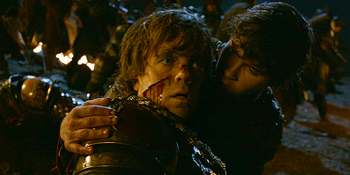 身为御前首相,他在黑水河之役任总指挥,运筹帷幄,鼓舞士气,救君临城凭