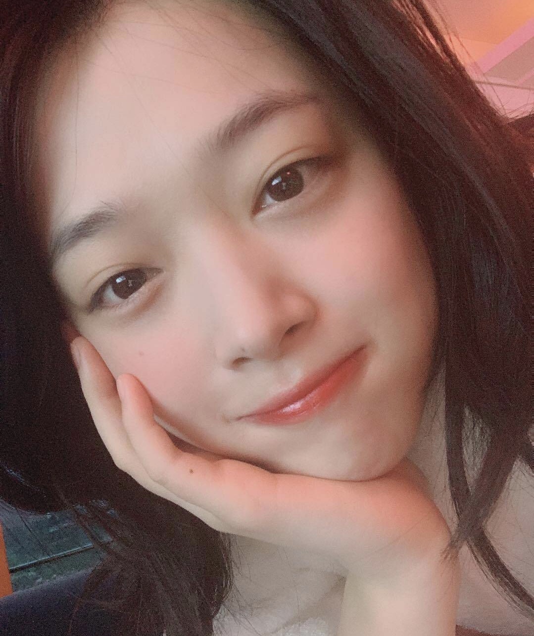 崔雪莉私服 生活照更新 与朋友的聚会 皮肤超好的水蜜桃少女