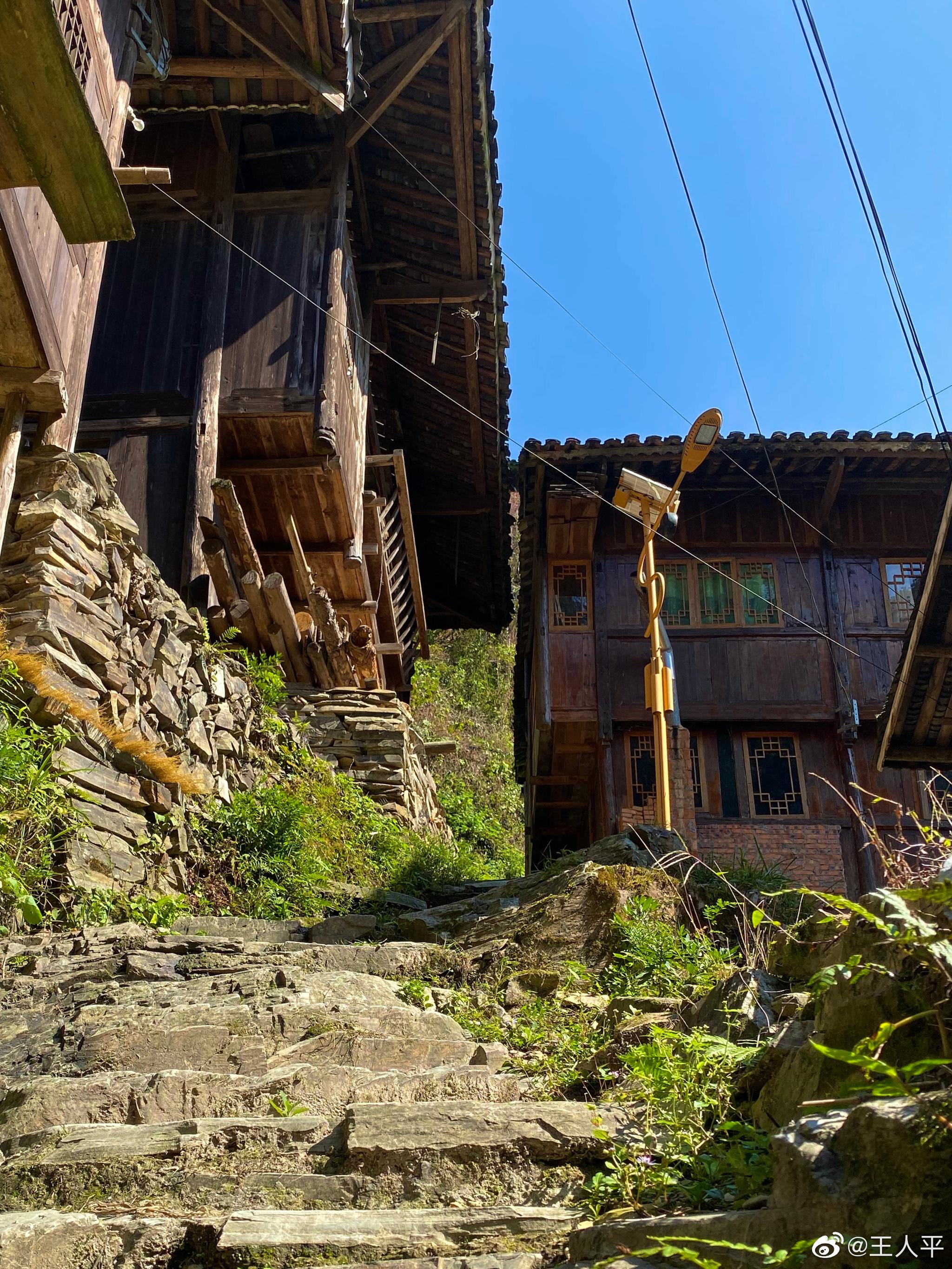 红阳苗寨地处黔东南苗族侗族自治州台江县东南部,海拔1000余米_高清