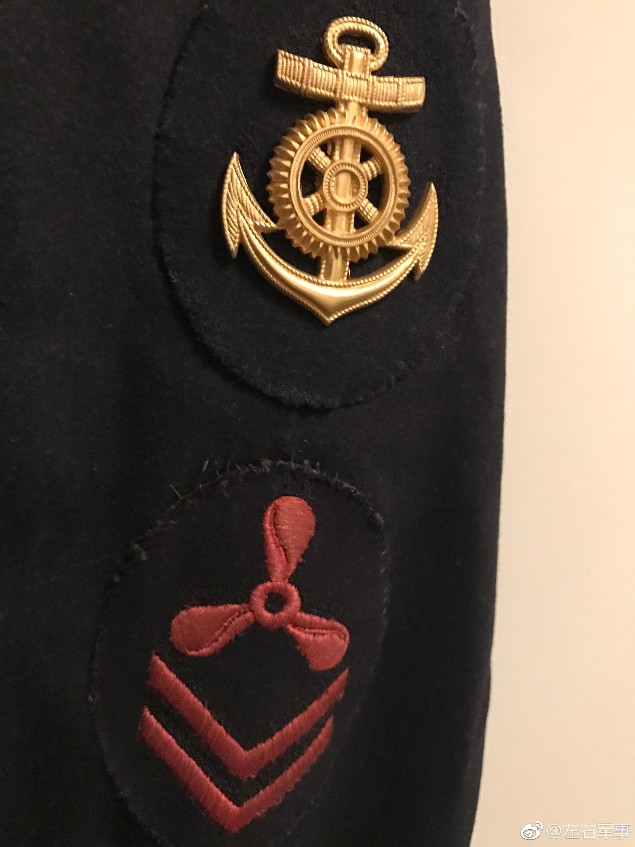 po主收藏的另一件原品二战德国海军水兵礼服夹克与基尔式水手领结