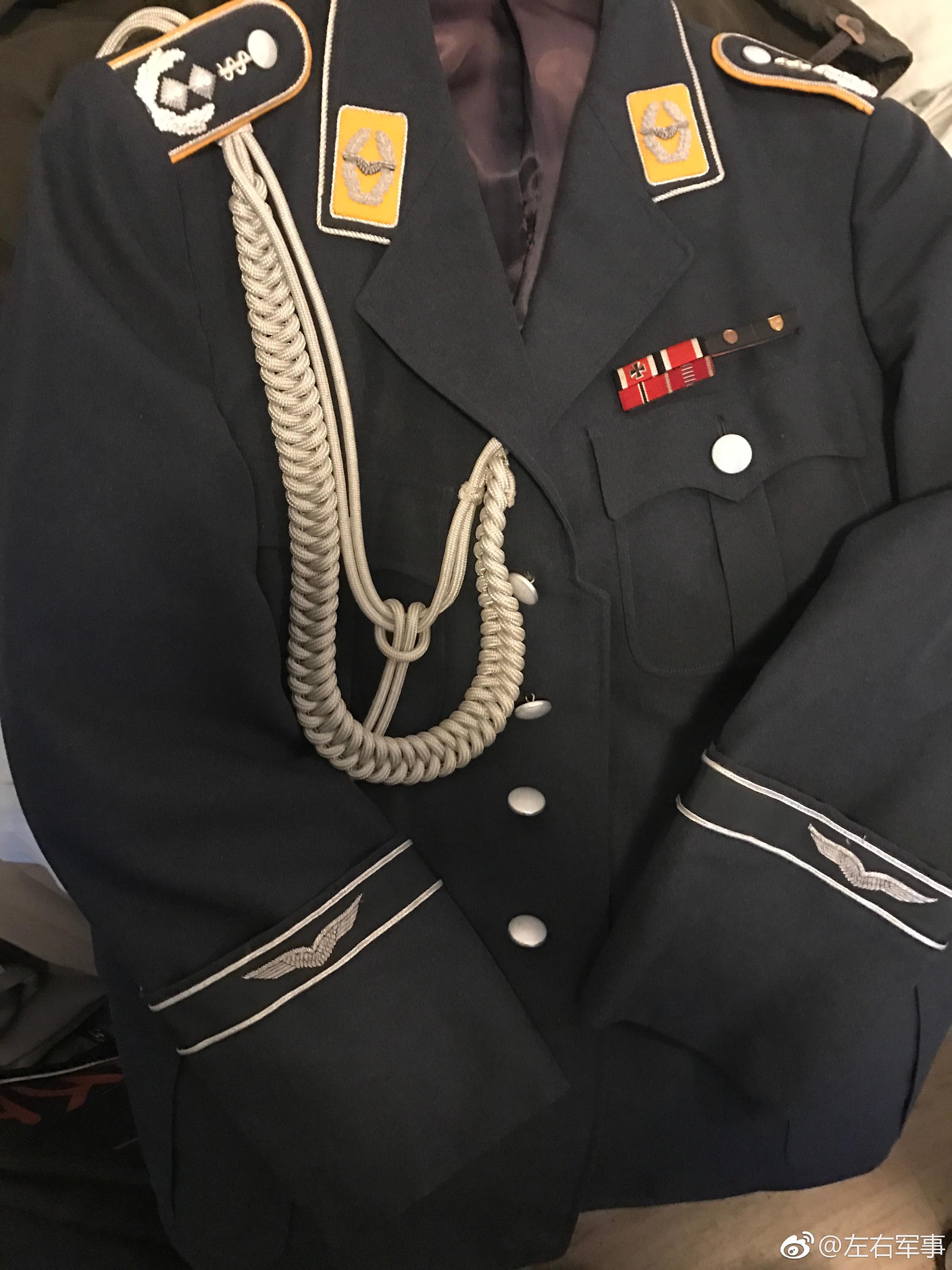 几件西德与现役德军的军服与东德军服比很不值钱