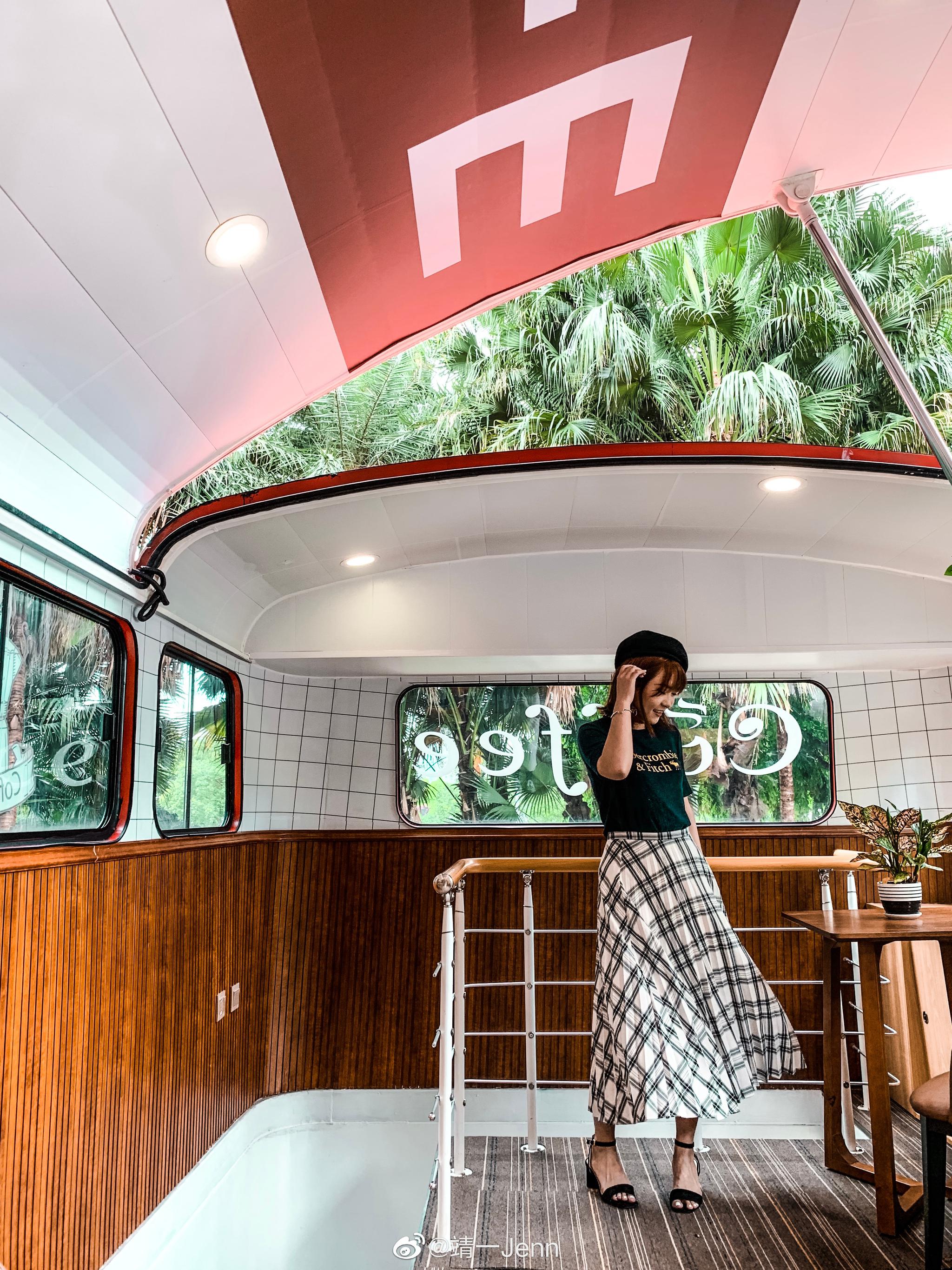 今天打卡了一家网红咖啡店,巴士咖啡!超级好拍