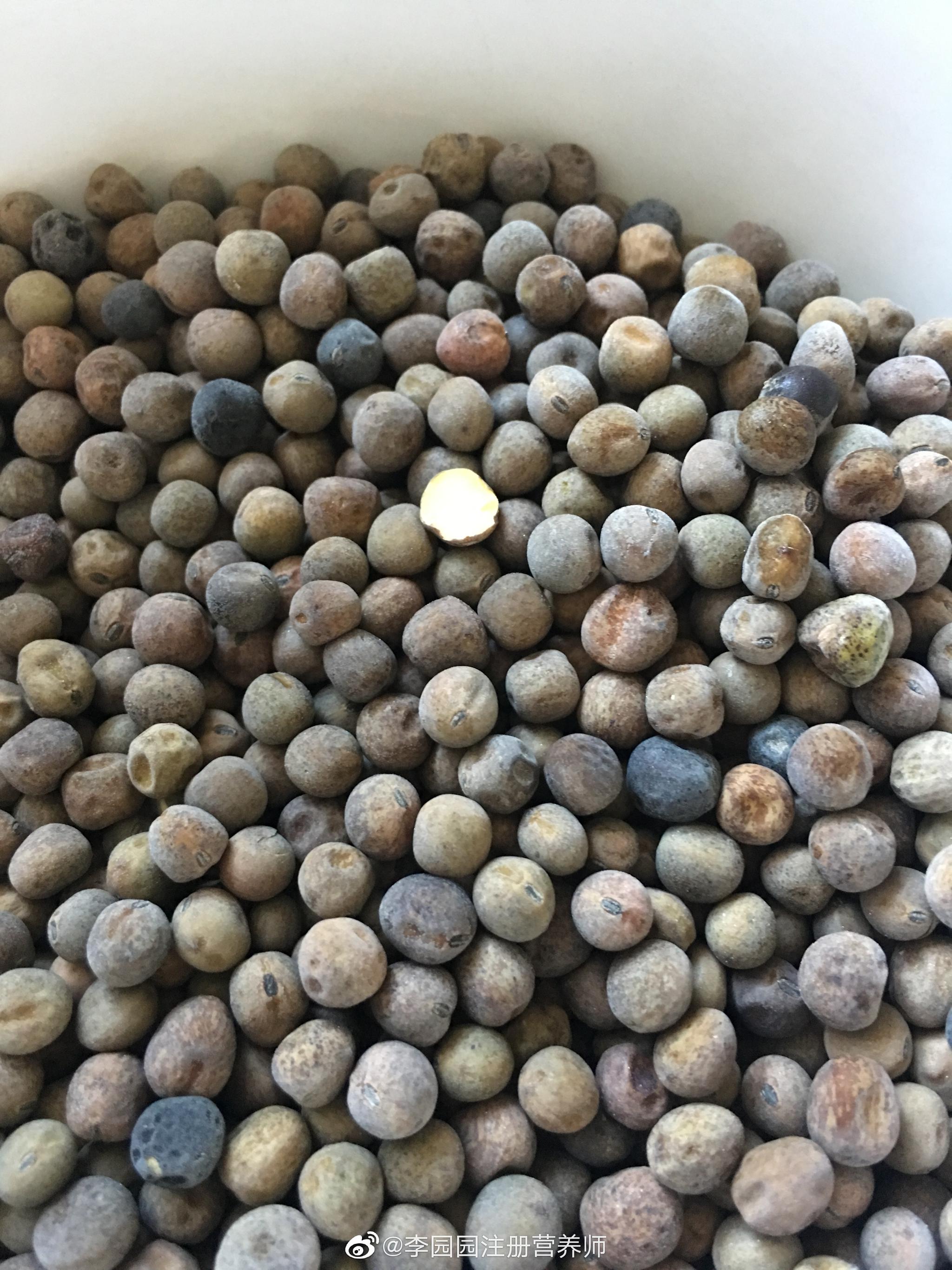 不是去兰州的时候特别喜欢吃那个灰豆子嘛也叫麻豌豆