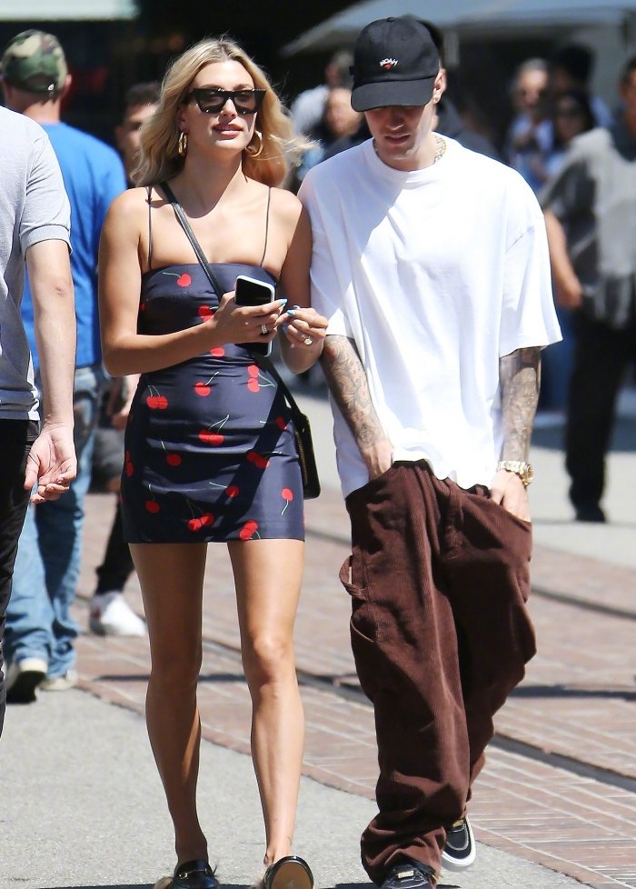 当地时间8月11日贾斯汀比伯和妻子海莉在洛杉矶外出的街拍