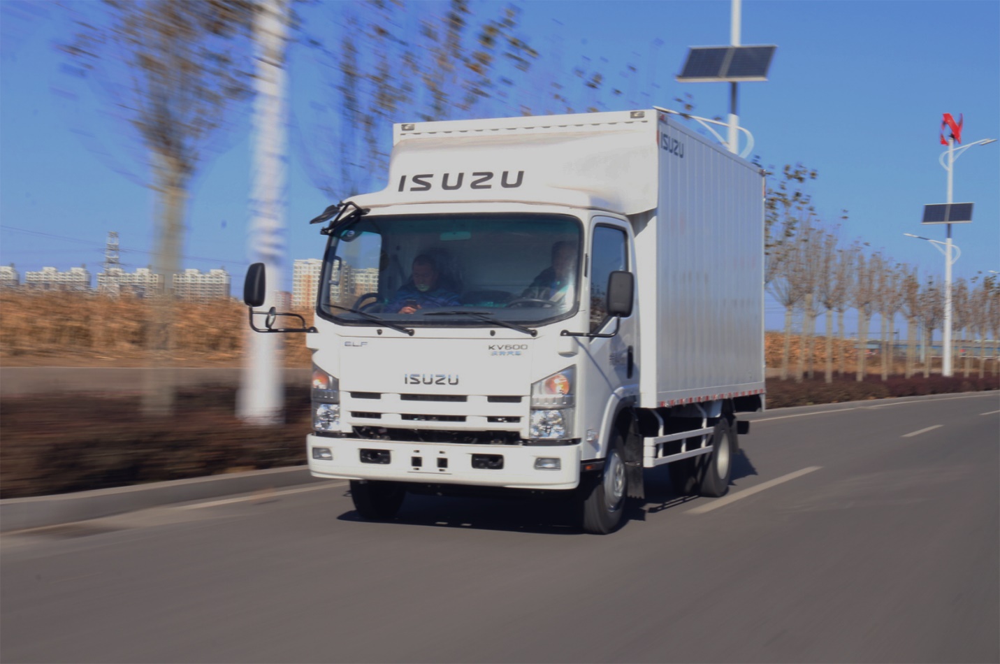 庆铃五十铃kv600宽厢版勇担用户可靠助手 承载幸福生活