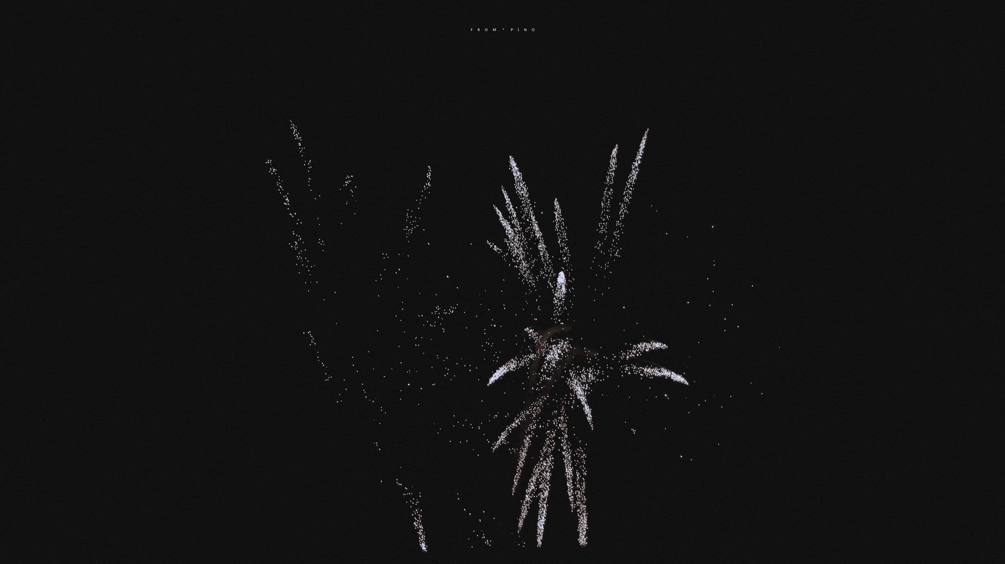 在黑色幕布上抓住星星