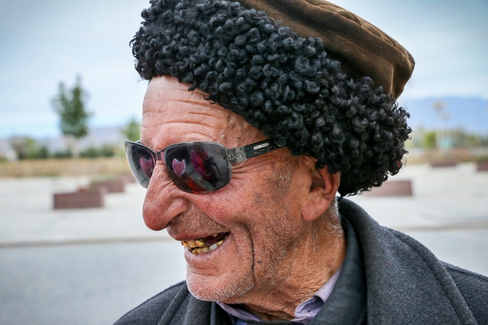 中国唯一讲波斯语的白种人,世居西部边陲,被誉为高原雄鹰