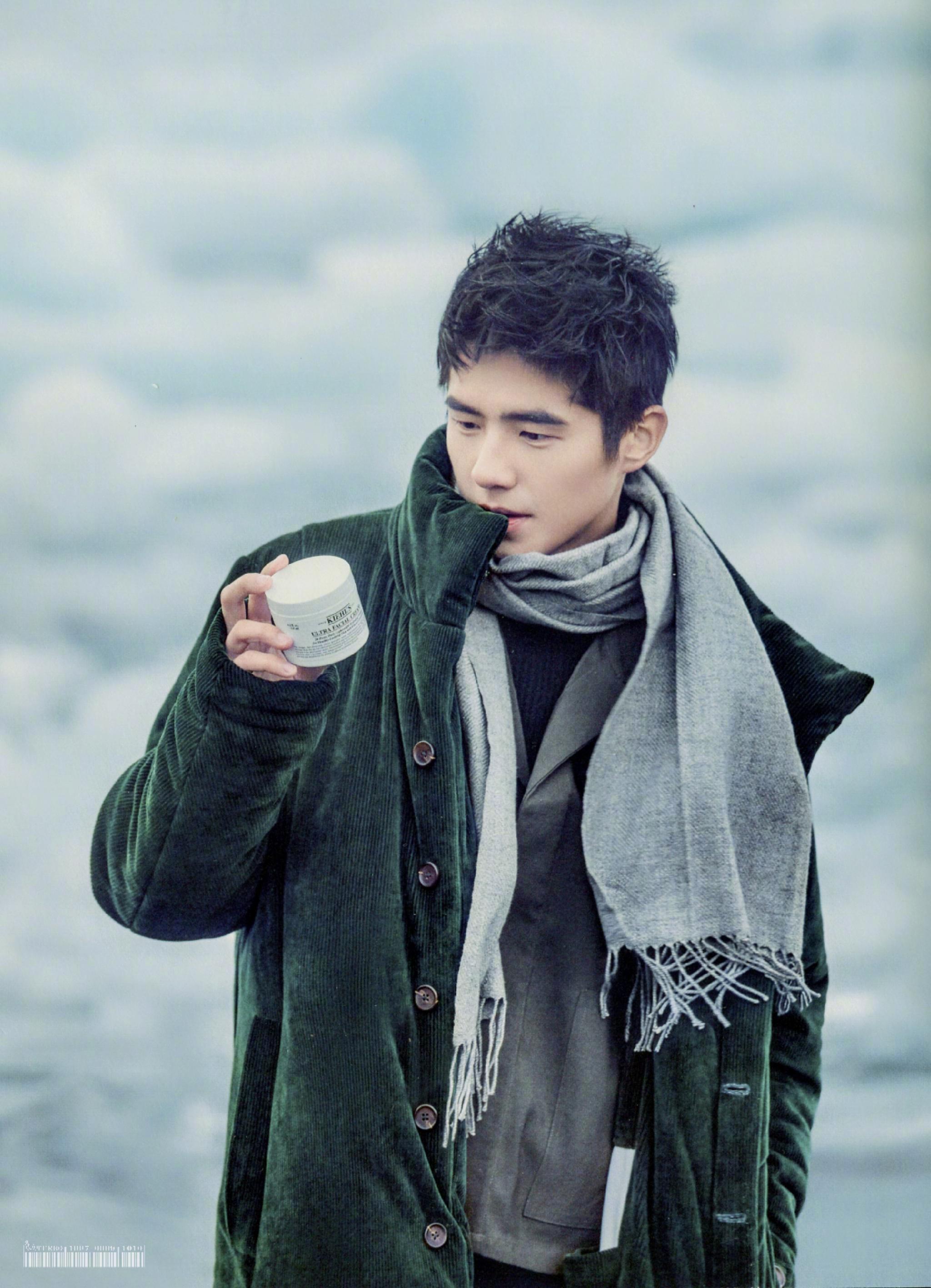 刘昊然 | 《少年语冰》冰岛之旅画册干净清新的气质 一抹微笑便足矣