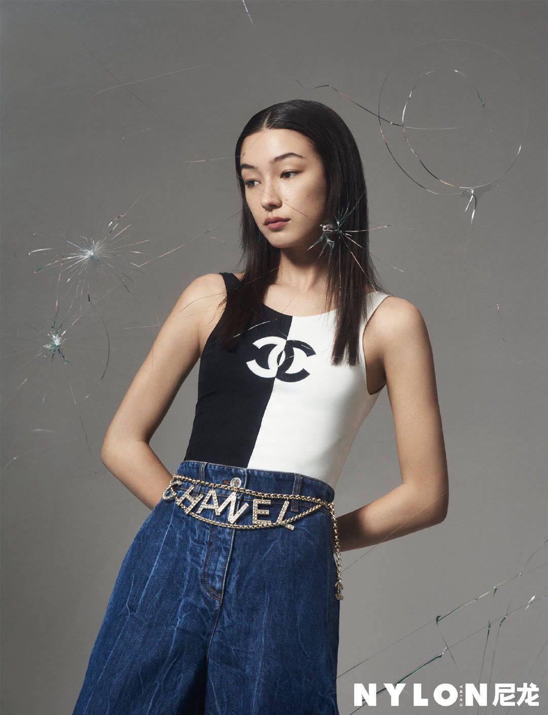 刘承羽 for 《尼龙Nylon》四月刊 | 英气又凌厉的她演绎起Chanel增加_新浪新闻