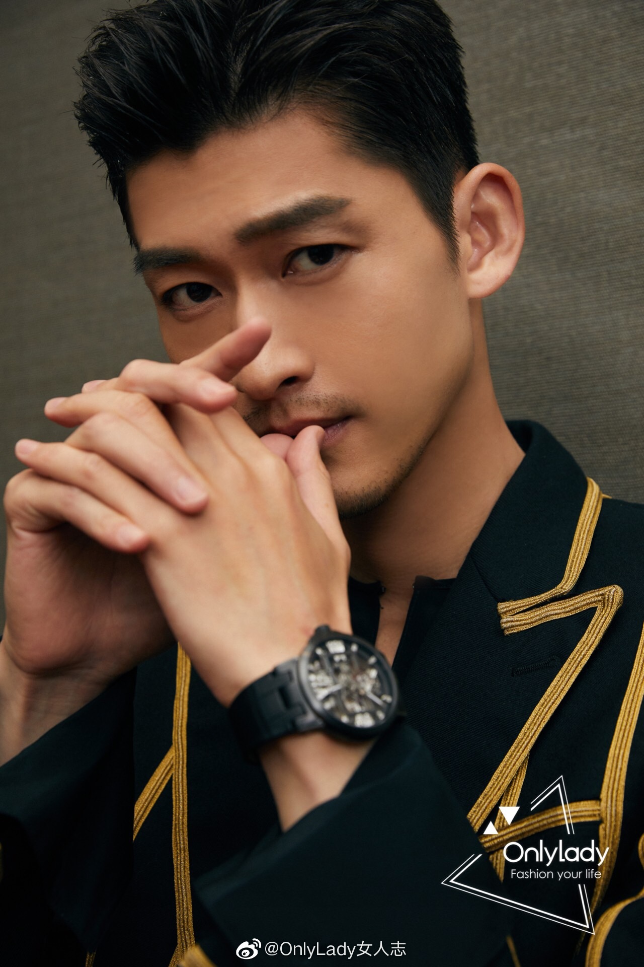 张翰 荷尔蒙扑面而来,眼神坚定有力,尽显成熟的男人的魅力!