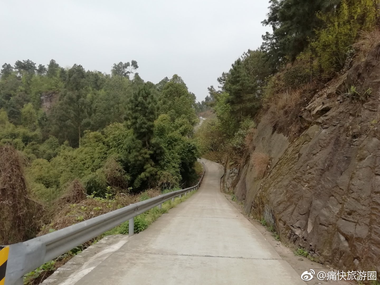 今天沿着父辈们走过的老路,从永安老街到联络镇,从水泥路到石板路