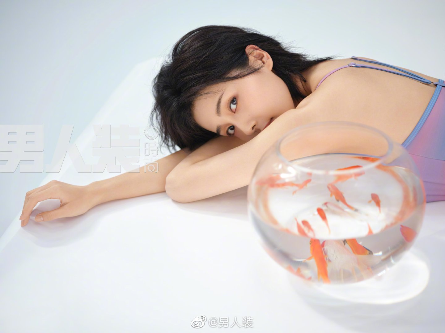 《男人装》6月刊新闻女郎 白鹿|白鹿|新闻女郎|男人装_新浪新闻