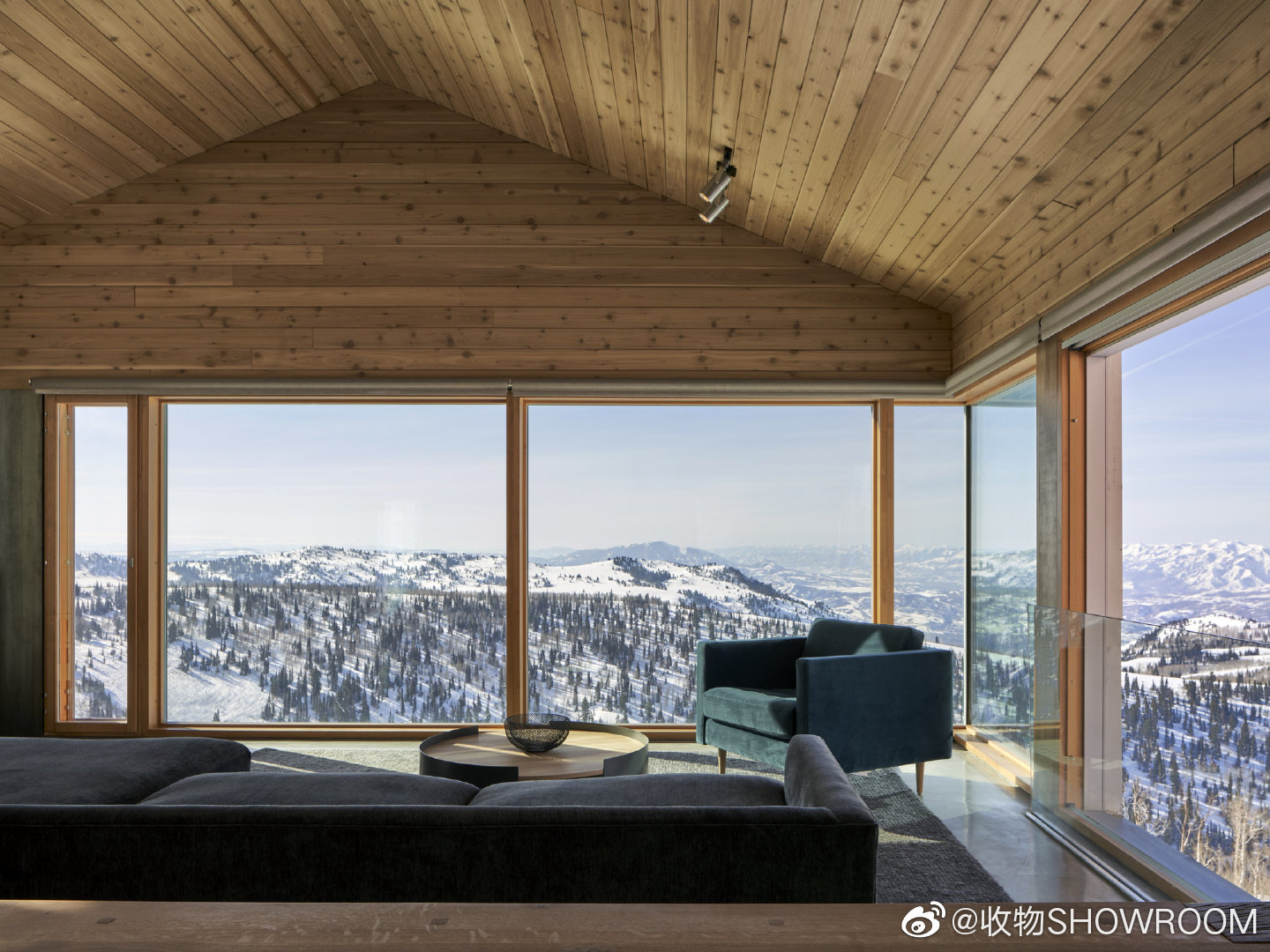 美国雪山上的小屋,别有一番风情.或许这就是现实版的浪漫满屋?