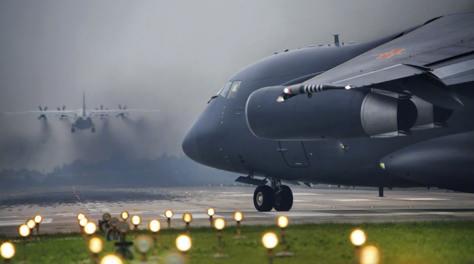 观看中国阅兵式!这次外国网友彻底折服,印度评