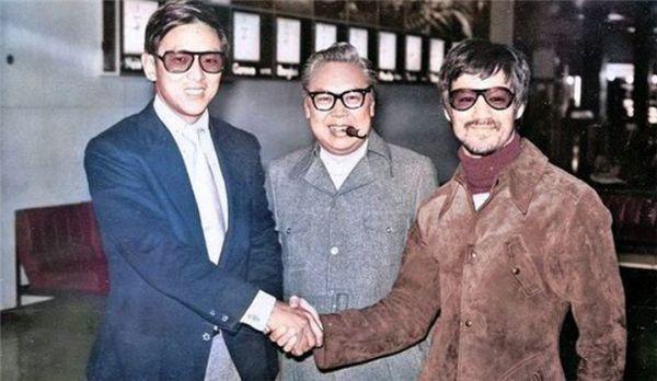 与李小龙斗殴，和成龙交恶，昔日影坛大哥走向没落，终凄冷离世