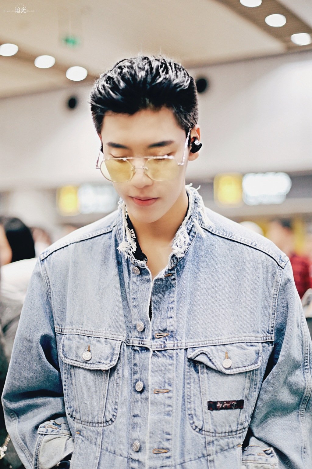 戴着眼镜的王子异太帅了一笑整个心都融化了