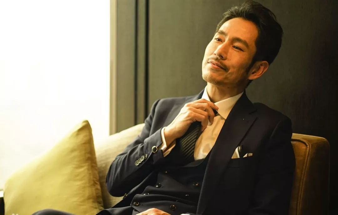 第6代导演御用男主角,打拼20年戏红人不红,今47岁却红得不像话