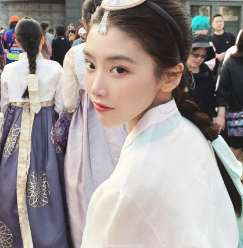 网红"半藏森林"准备复出?公开换新头像,被质疑以后走成熟路线