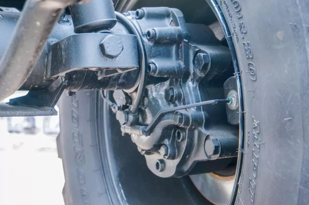 陆巡,途乐都说自己是越野之王 乌尼莫克笑而不语