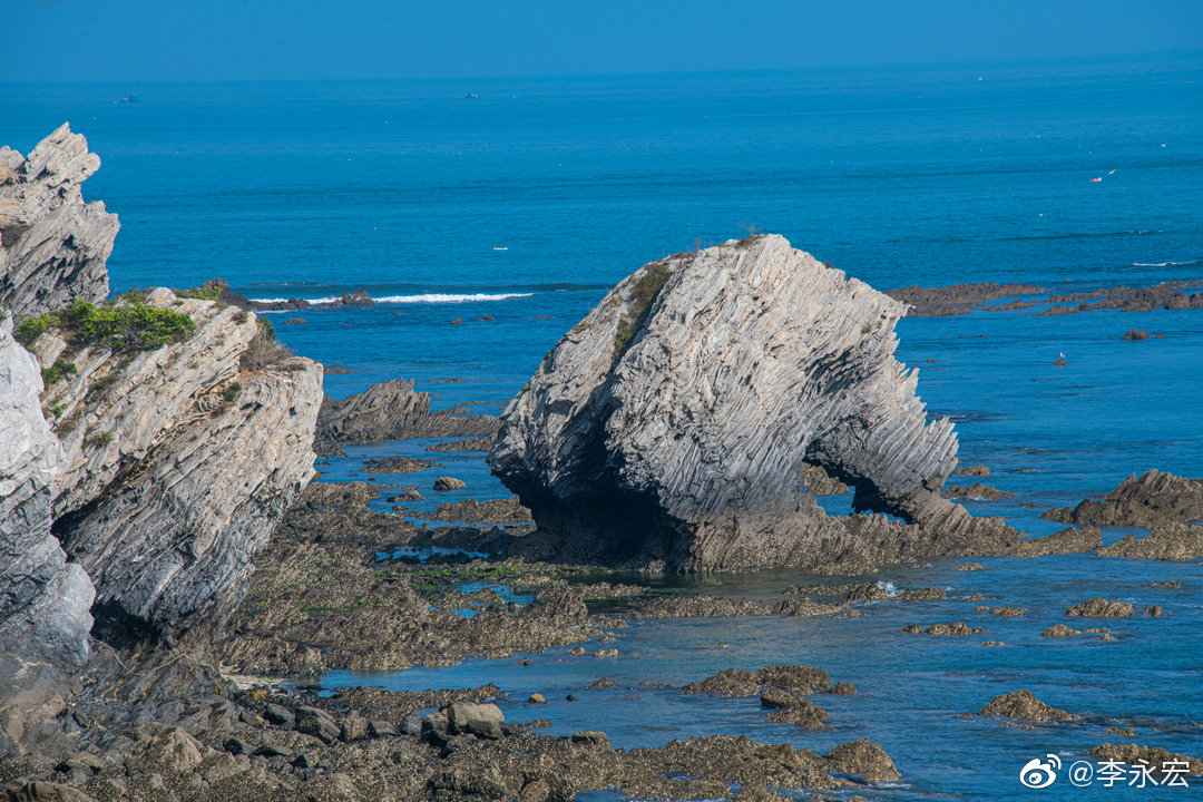 大连滨海国家地质公园位于辽东半岛南端景区面积6450平方公里