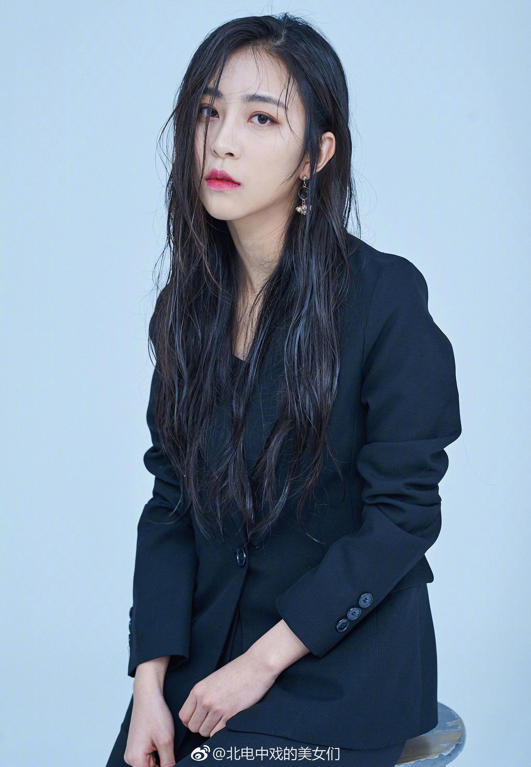 黄天美,中国传媒大学18级表演本科学生.中韩混血,现居北京