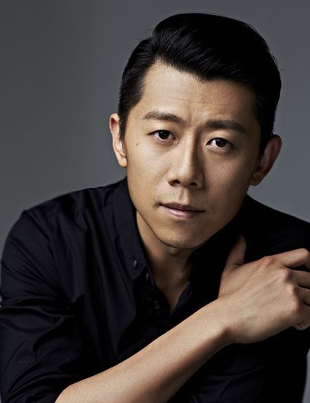 42岁夏雨全家近照夫妻十分低调节俭女儿侧颜很美性格好