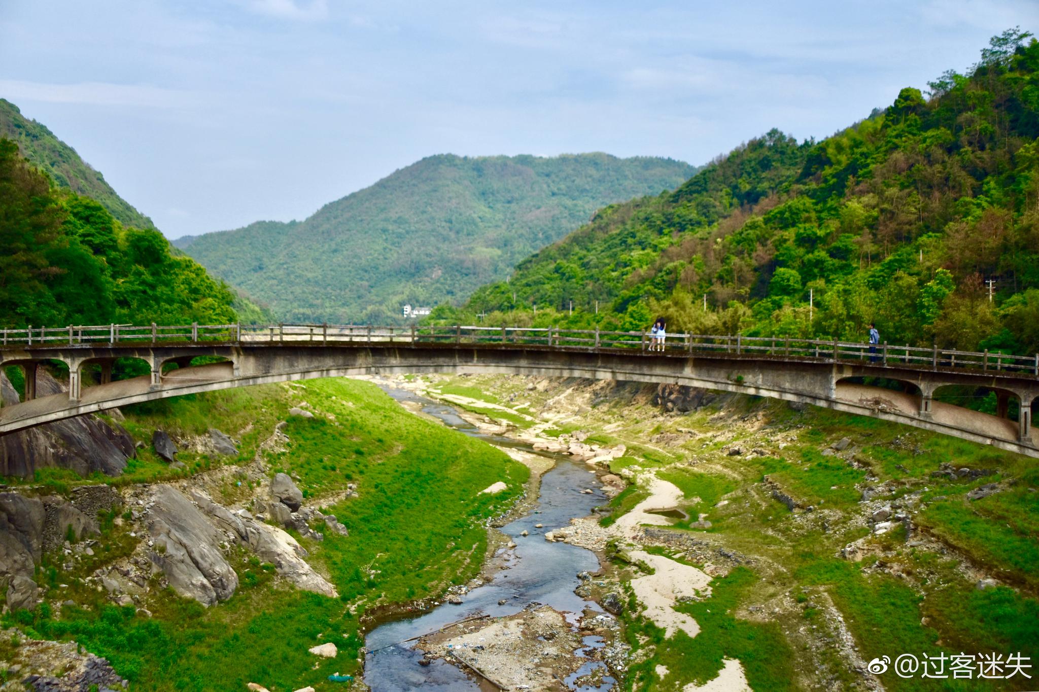 碗窑古村位于温州苍南县桥墩镇碗,碗窑,旧称蕉滩碗窑,后改称碗窑