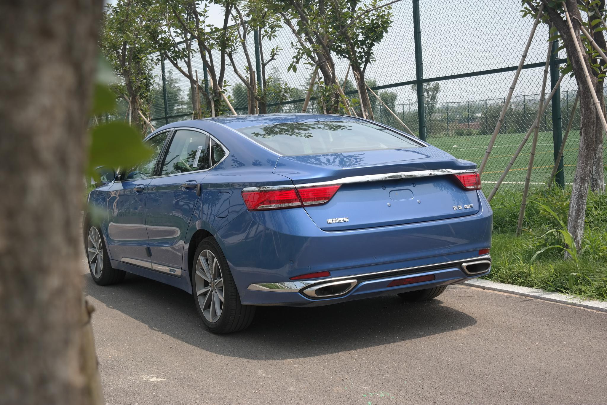 智能切换驱动动力,吉利博瑞ge改变了我对插电的认知