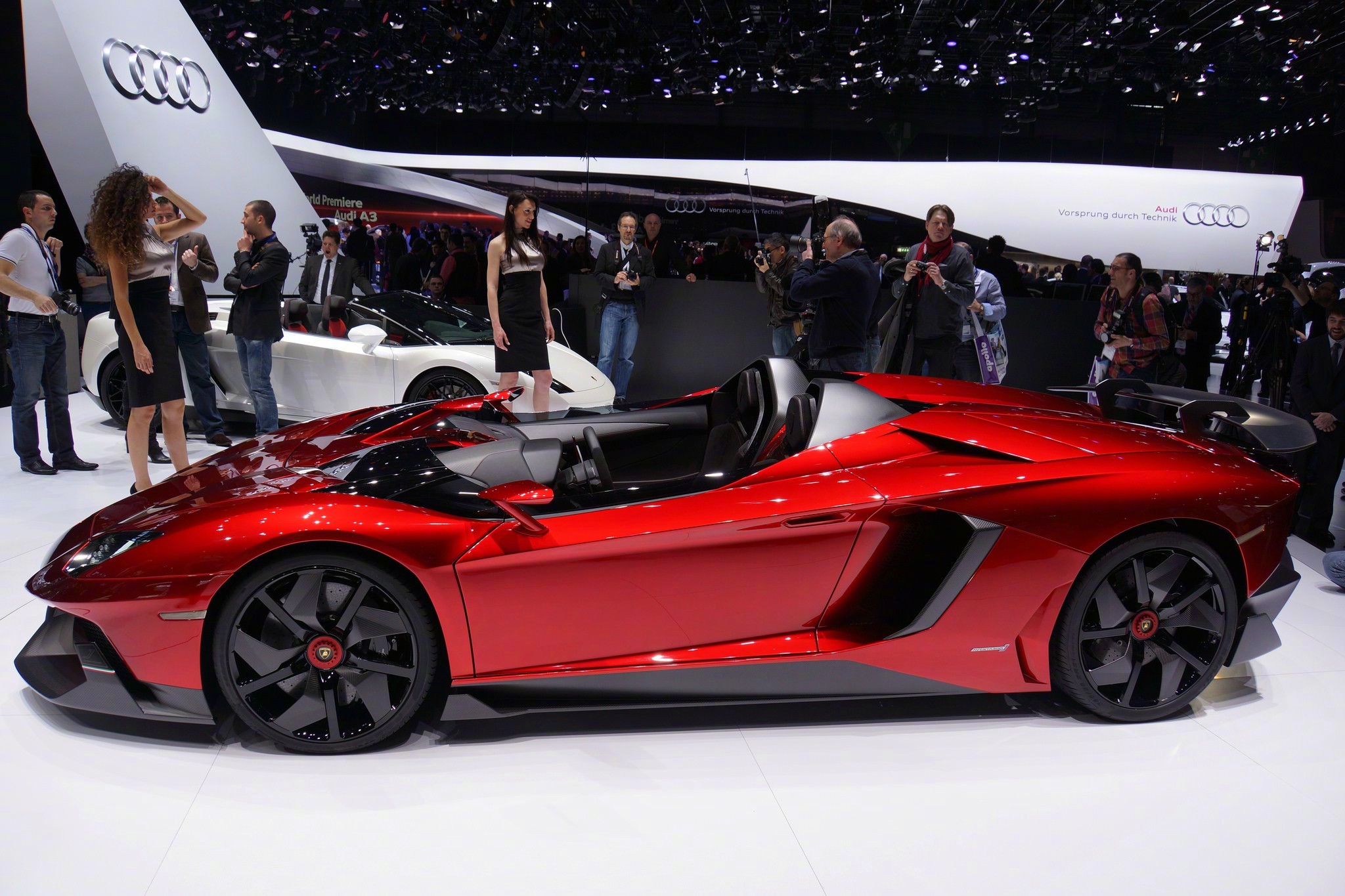 兰博基尼aventadorj基于aventadorlp700打造而来搭载6