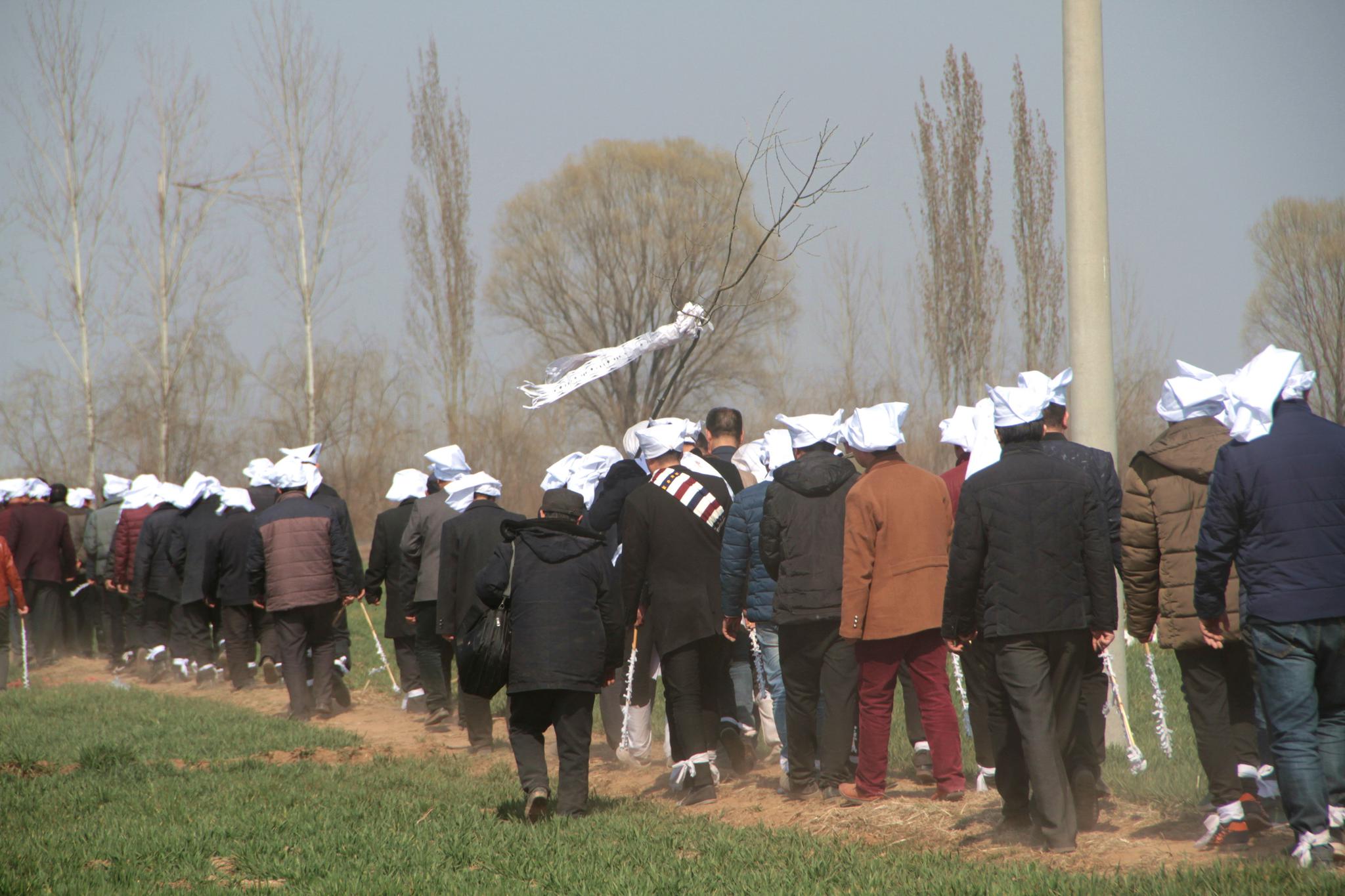农村葬礼的时代变迁脱衣舞被叫停土味歌舞团最流行