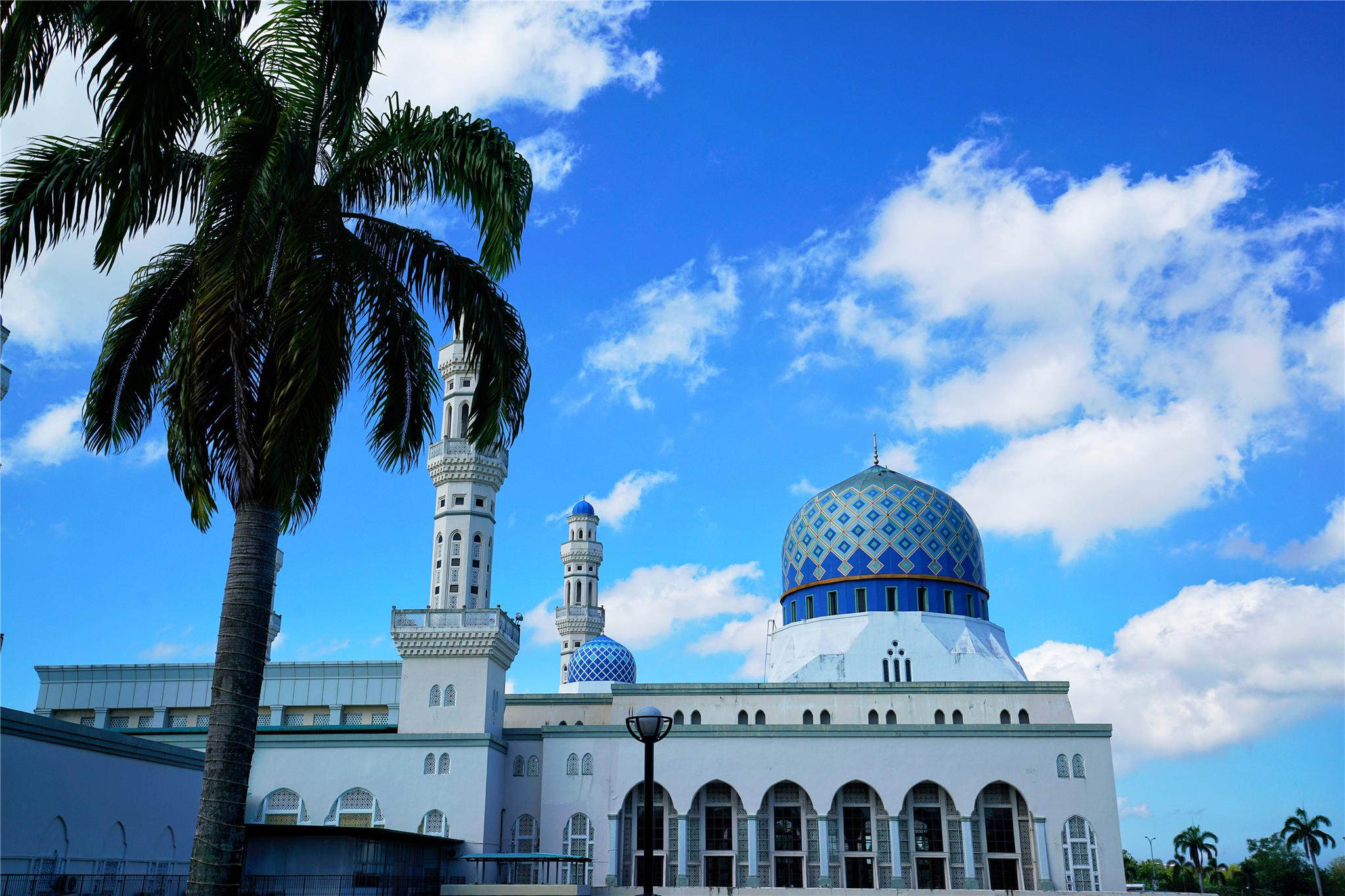 风下之城沙巴,云朵流淌过水上清真寺|水上清真寺|亚庇|清真寺_新浪