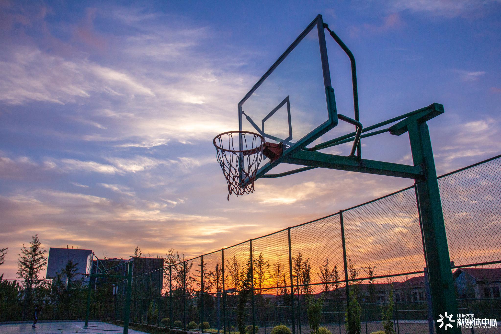 一抹晚霞飞山东大学青岛校区