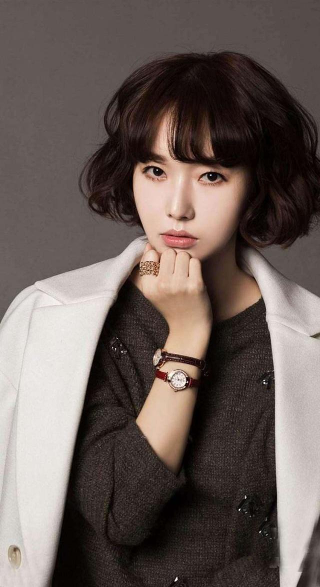 韩流鼻祖李贞贤将结婚凭小指麦扇子舞走红如今从歌后晋升影后