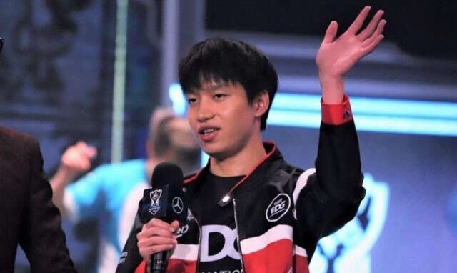 厂长疑似要退役!无缘德杯明凯直播表示:可能不会再打比赛了